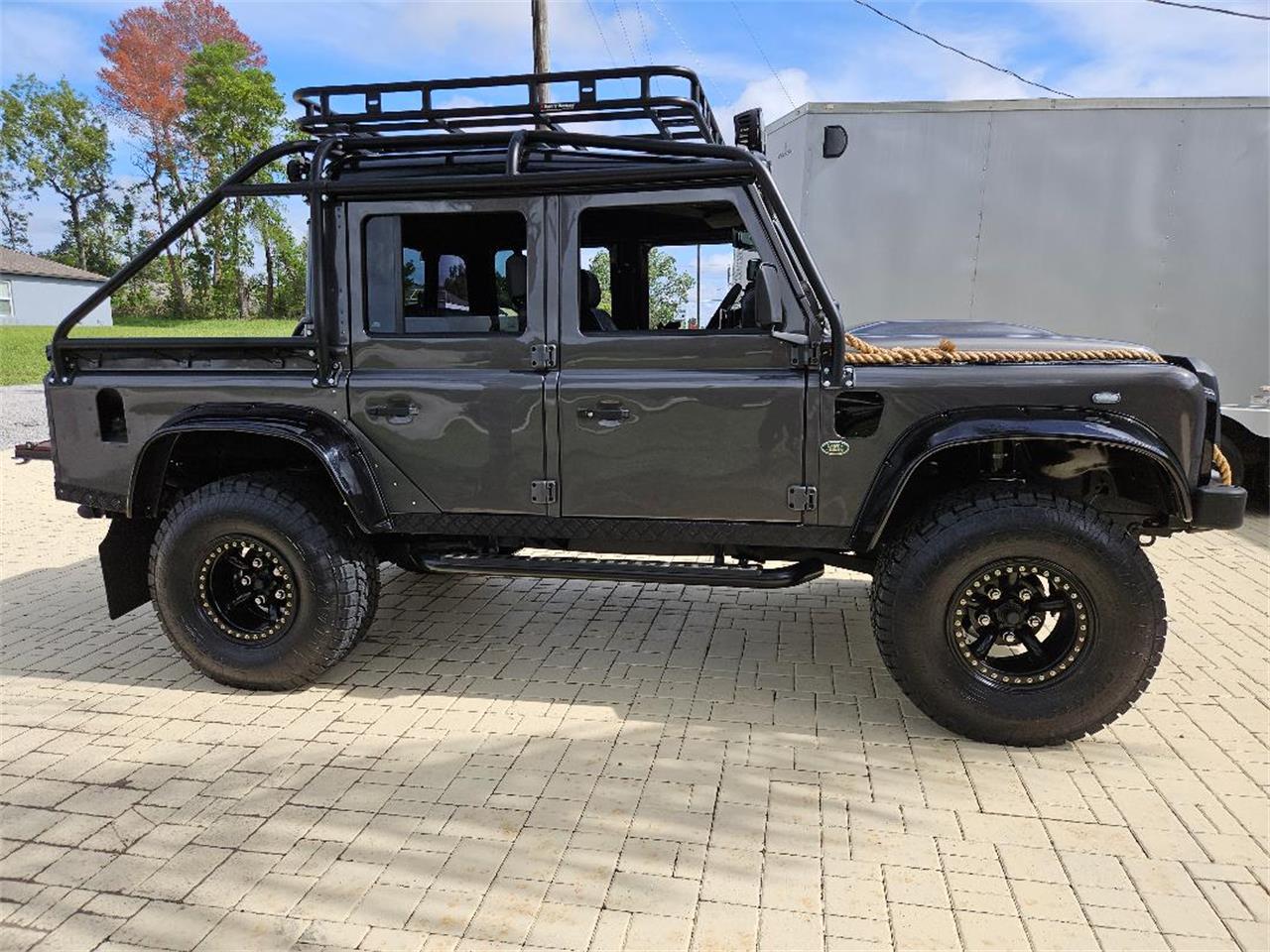 Land-rover-Defender-110-1988-grey-and-black-black-2