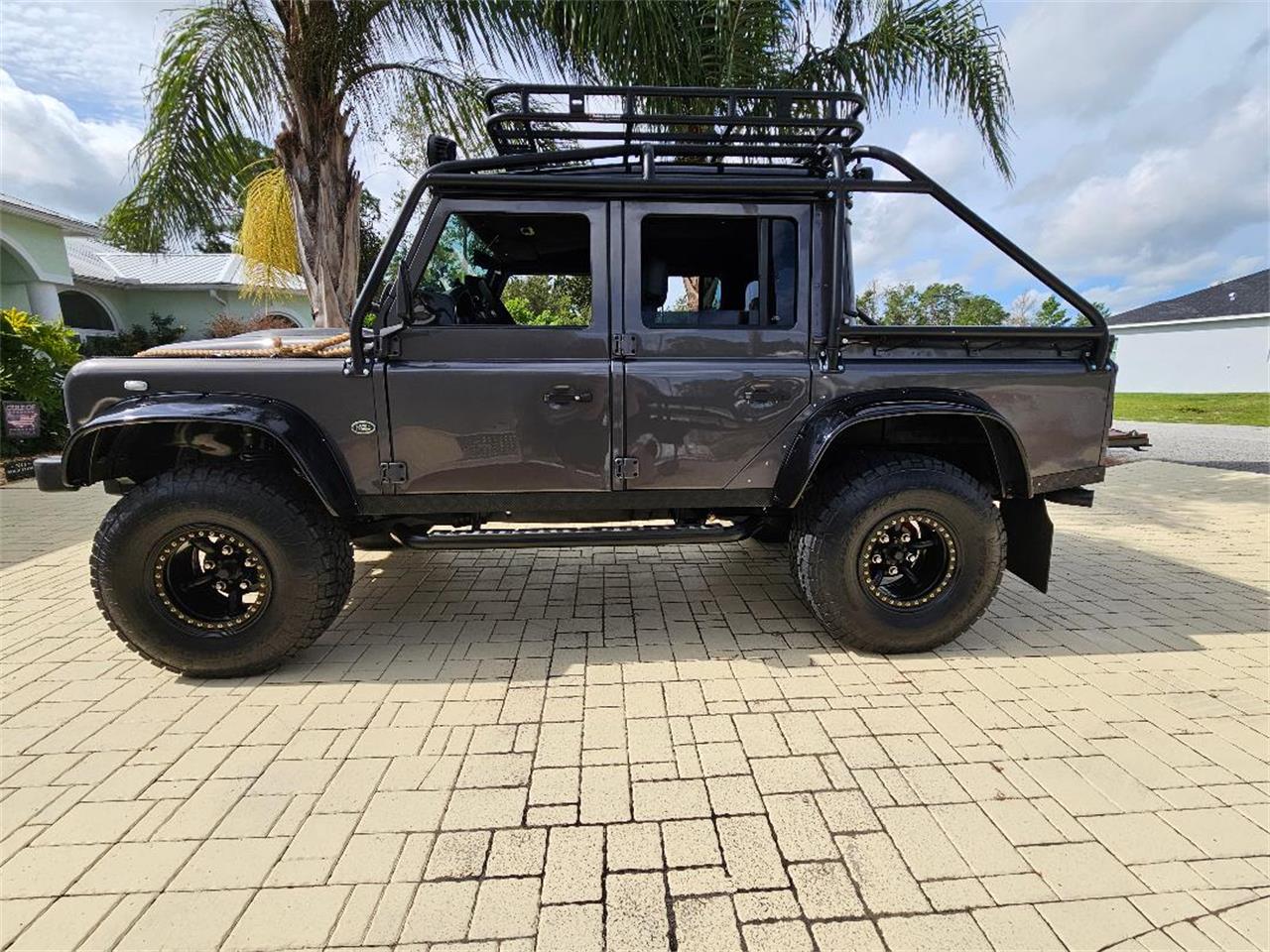 Land-rover-Defender-110-1988-grey-and-black-black-5