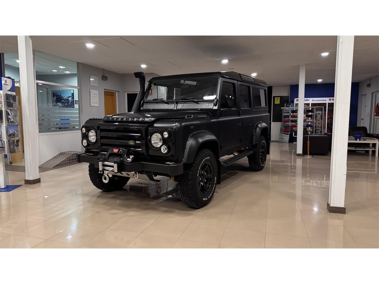 Land-rover-Defender-110-1994-BLACK-BLACK-10