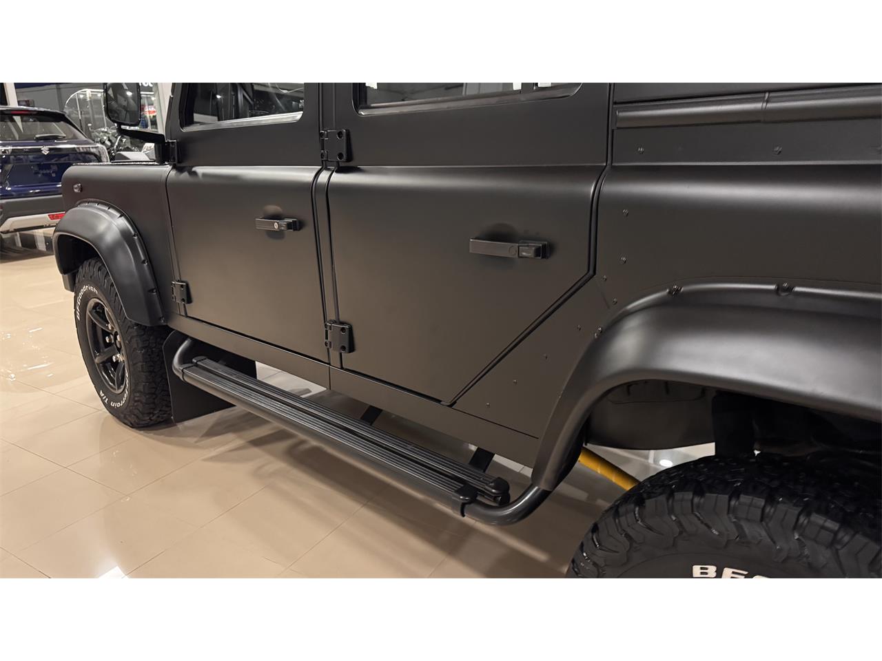 Land-rover-Defender-110-1994-BLACK-BLACK-22