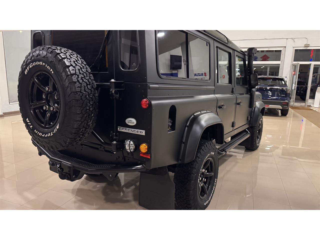 Land-rover-Defender-110-1994-BLACK-BLACK-26