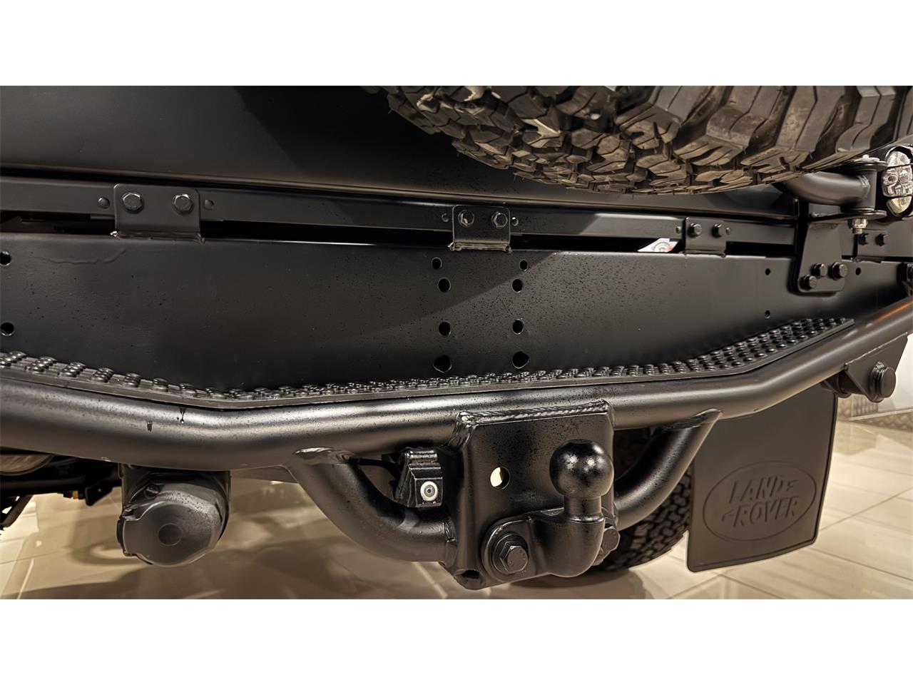 Land-rover-Defender-110-1994-BLACK-BLACK-27