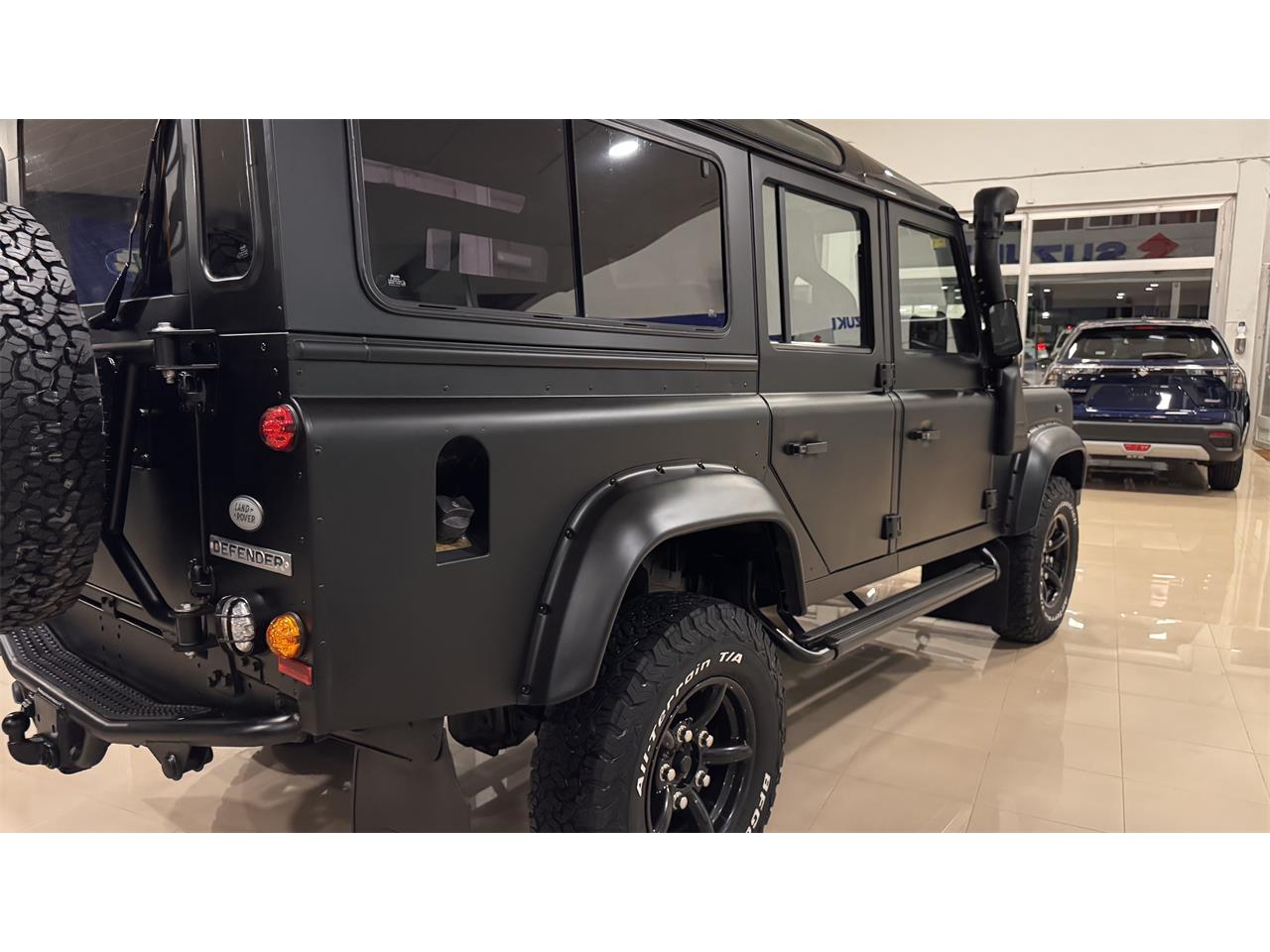 Land-rover-Defender-110-1994-BLACK-BLACK-28