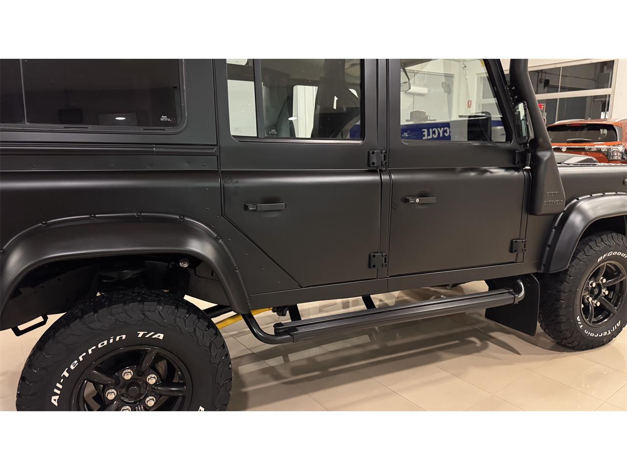 Land-rover-Defender-110-1994-BLACK-BLACK-29