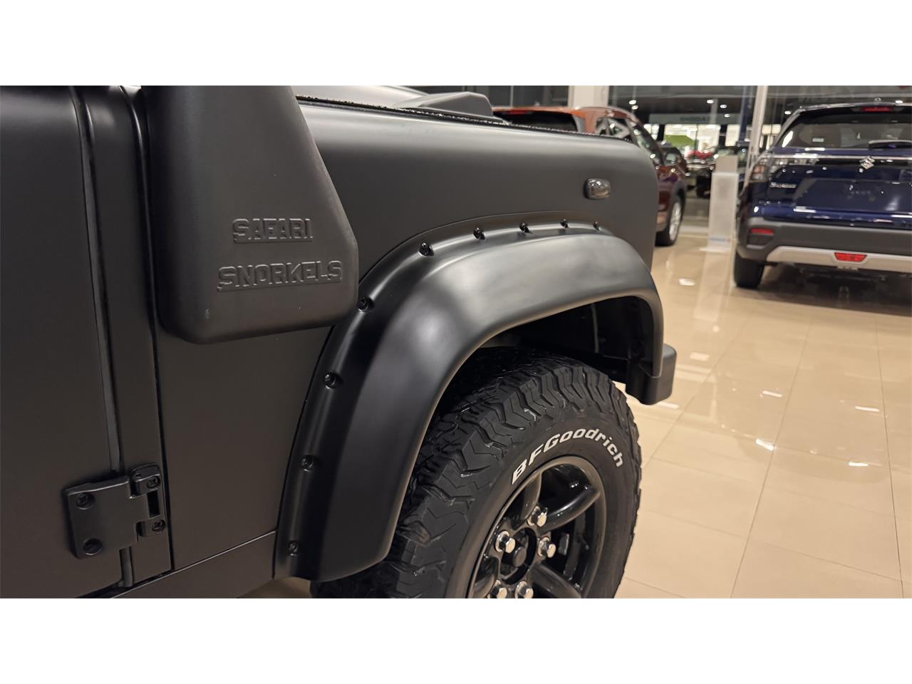 Land-rover-Defender-110-1994-BLACK-BLACK-30