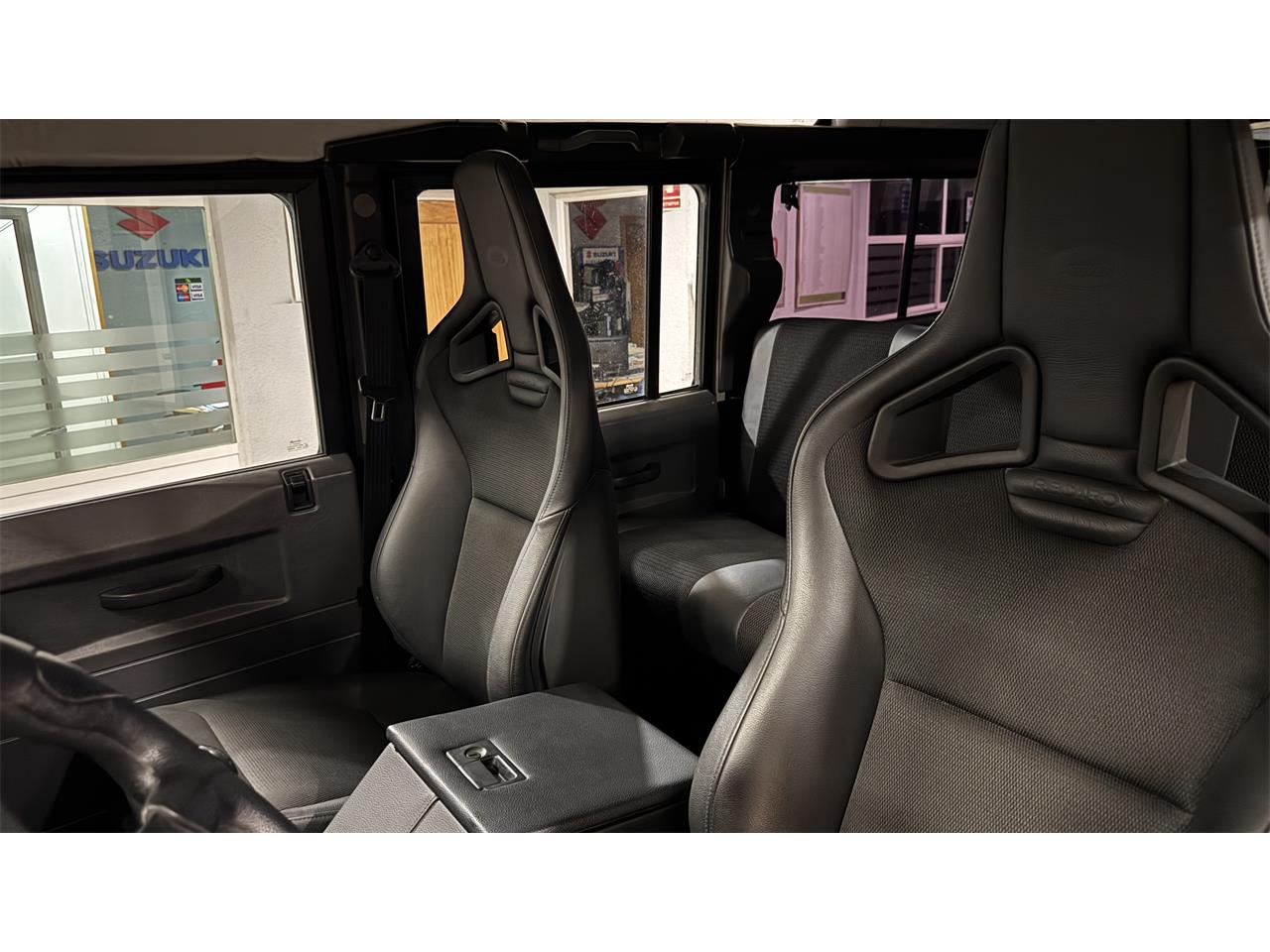 Land-rover-Defender-110-1994-BLACK-BLACK-38