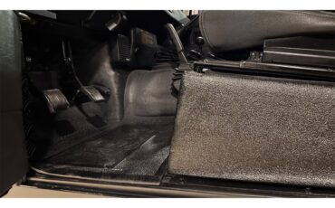 Land-rover-Defender-110-1994-BLACK-BLACK-46