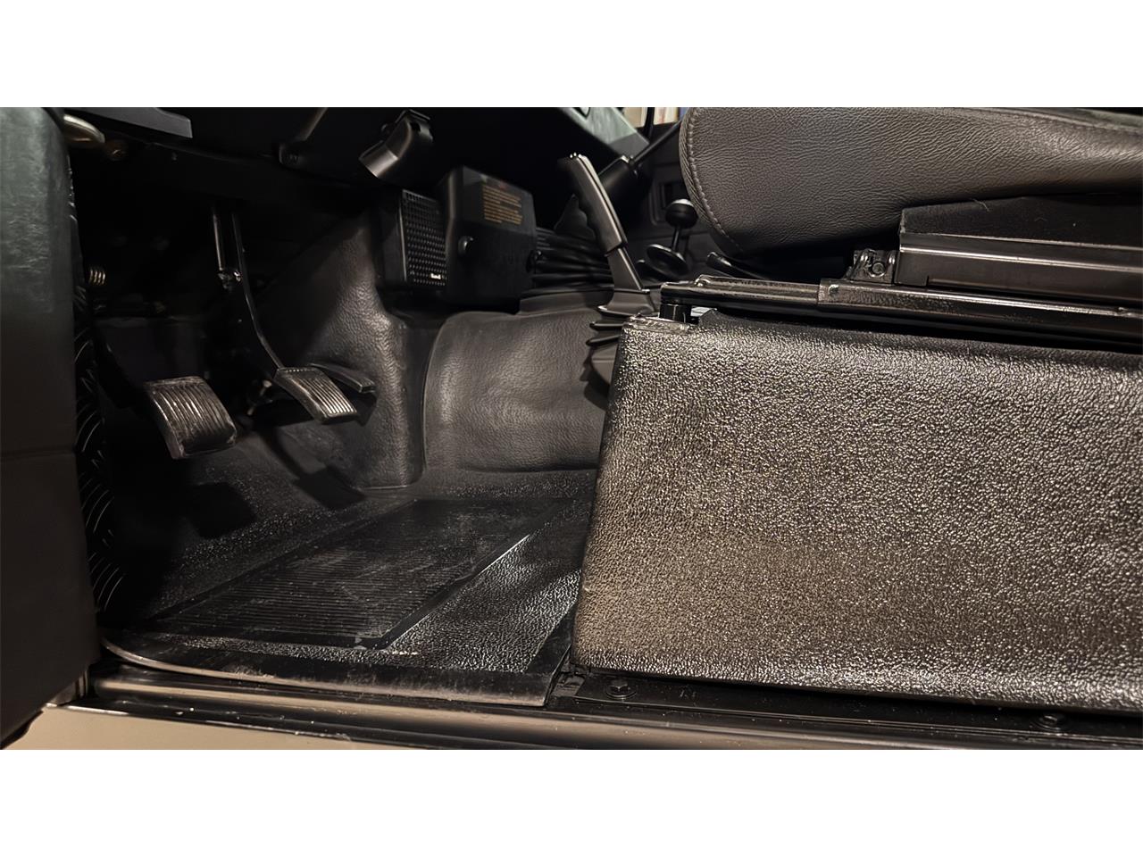 Land-rover-Defender-110-1994-BLACK-BLACK-46