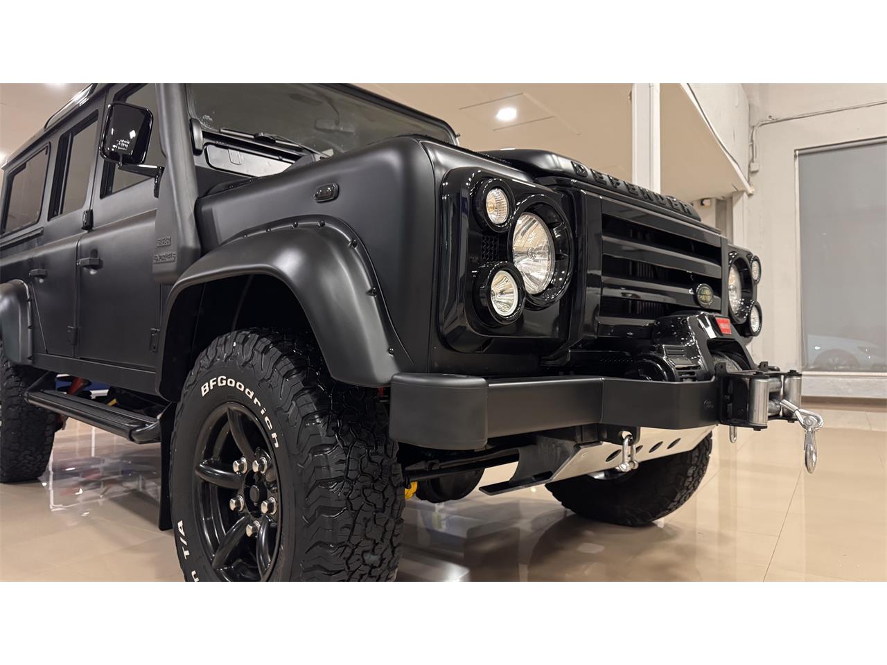 Land-rover-Defender-110-1994-BLACK-BLACK-51