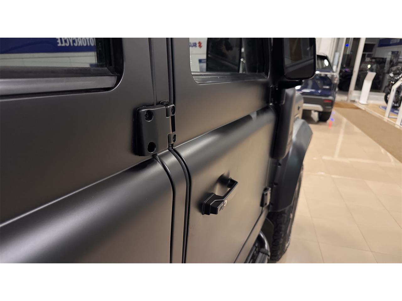 Land-rover-Defender-110-1994-BLACK-BLACK-6