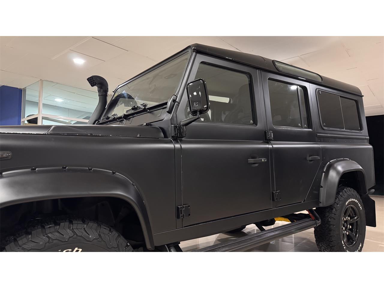 Land-rover-Defender-110-1994-BLACK-BLACK-61