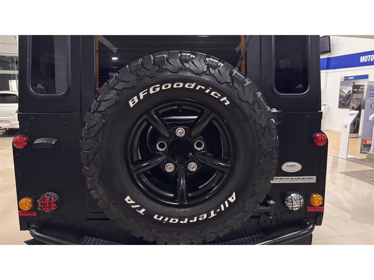 Land-rover-Defender-110-1994-BLACK-BLACK-68