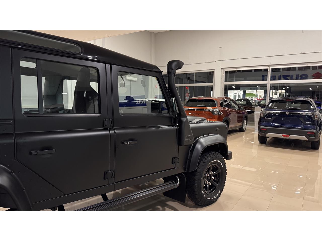 Land-rover-Defender-110-1994-BLACK-BLACK-76