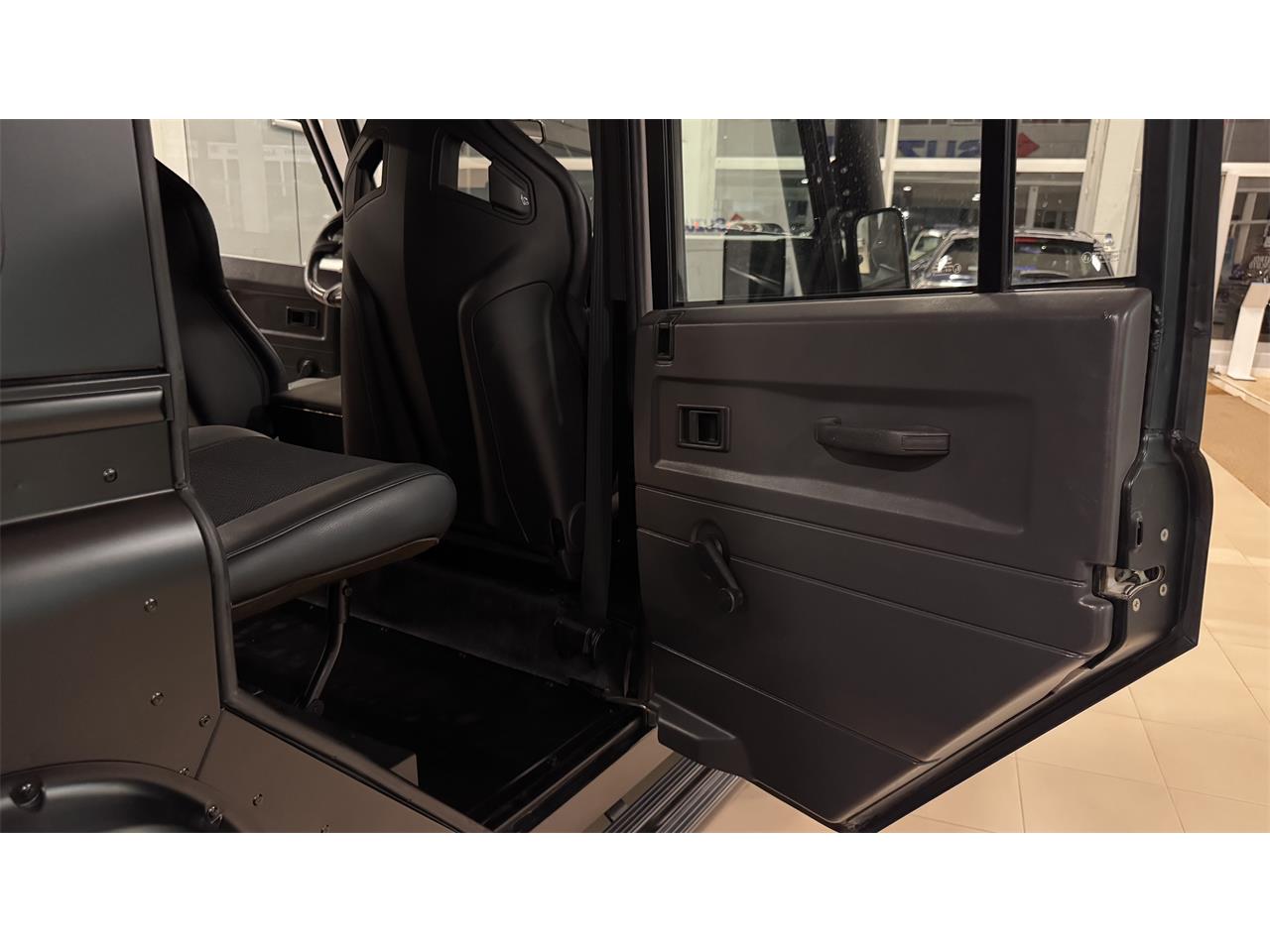Land-rover-Defender-110-1994-BLACK-BLACK-9