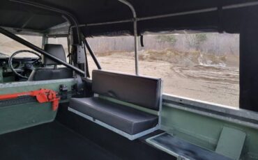 Land-rover-Defender-1966-Green-12