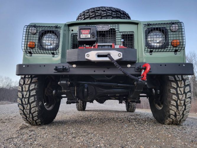 Land-rover-Defender-1966-Green-3