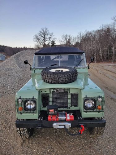 Land-rover-Defender-1966-Green-4