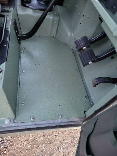 Land-rover-Defender-1966-Green-5