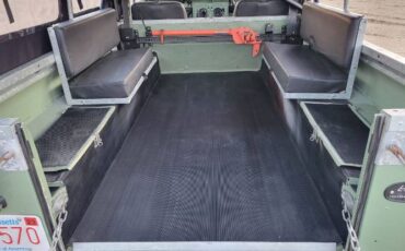 Land-rover-Defender-1966-Green-6