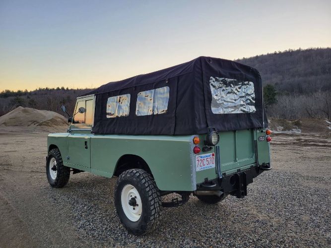 Land-rover-Defender-1966-Green-7