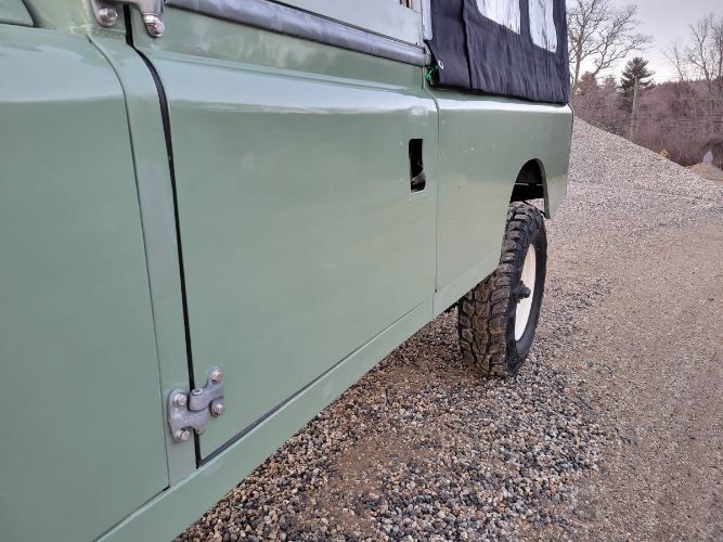 Land-rover-Defender-1966-Green-9