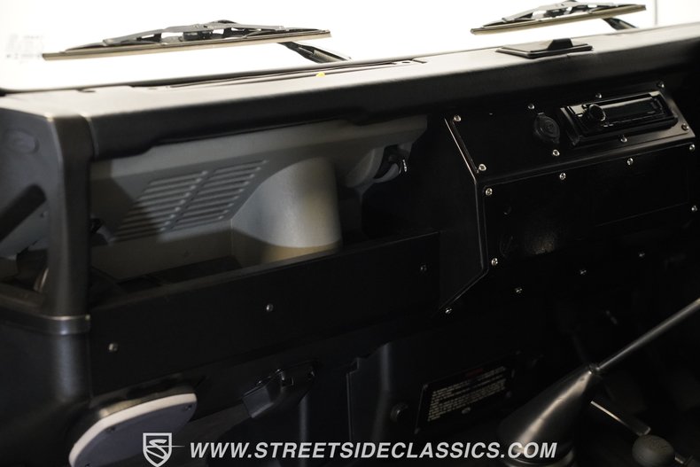 Land-rover-Defender-1991-Keswick-Green-Black-28