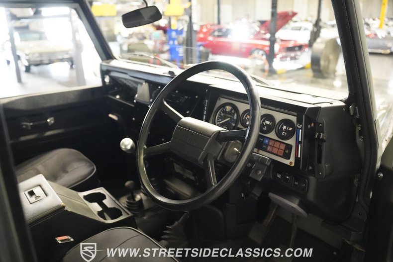Land-rover-Defender-1991-Keswick-Green-Black-30