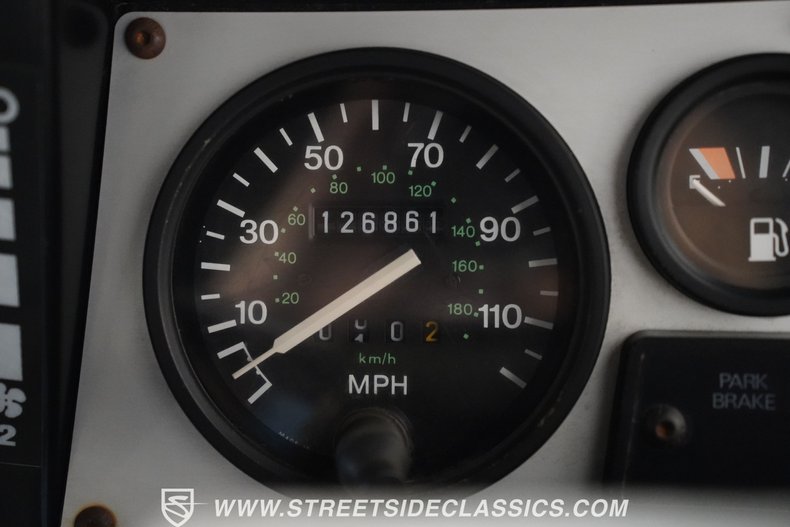 Land-rover-Defender-1991-Keswick-Green-Black-33
