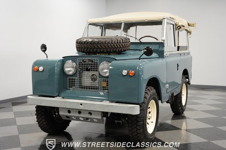 Land-rover-Series-2a-1968-Marine-Blue-Tan-21