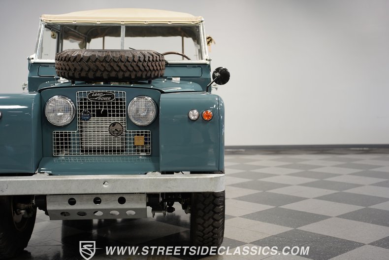 Land-rover-Series-2a-1968-Marine-Blue-Tan-23