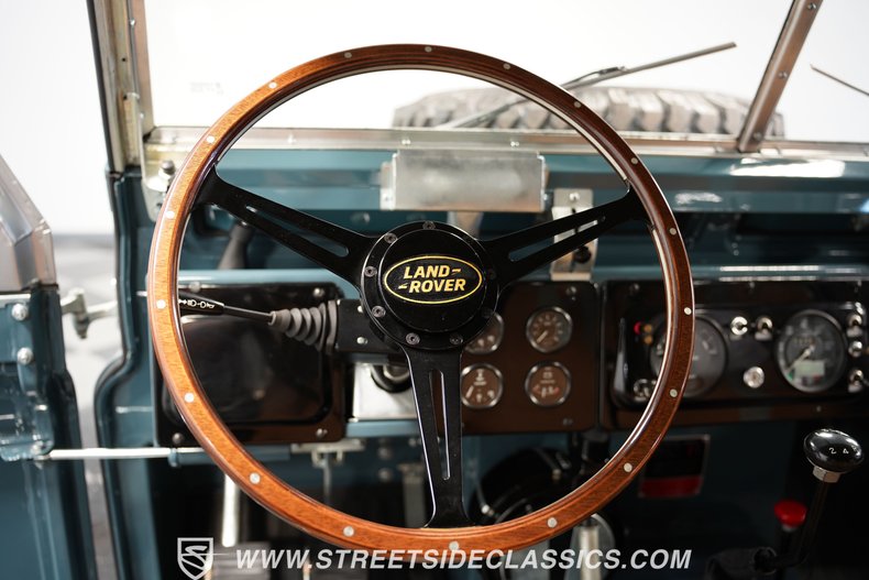 Land-rover-Series-2a-1968-Marine-Blue-Tan-41