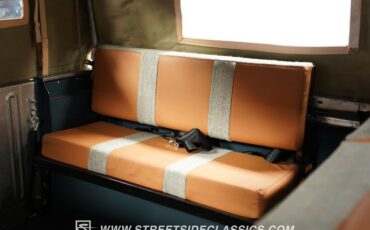 Land-rover-Series-2a-1968-Marine-Blue-Tan-48