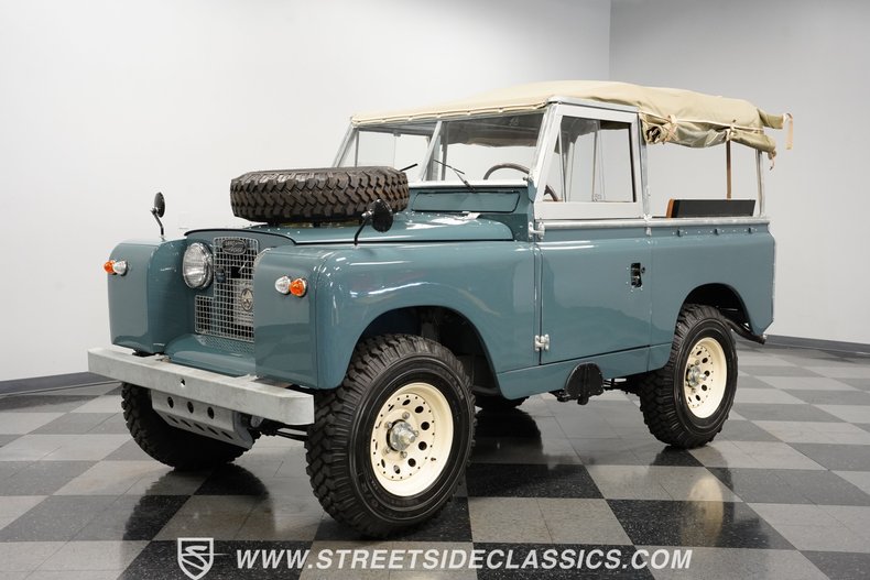 Land-rover-Series-2a-1968-Marine-Blue-Tan-9