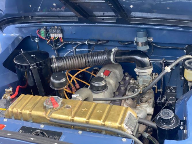 Land-rover-Series-2a-1968-Sunset-Blue-Brown-21