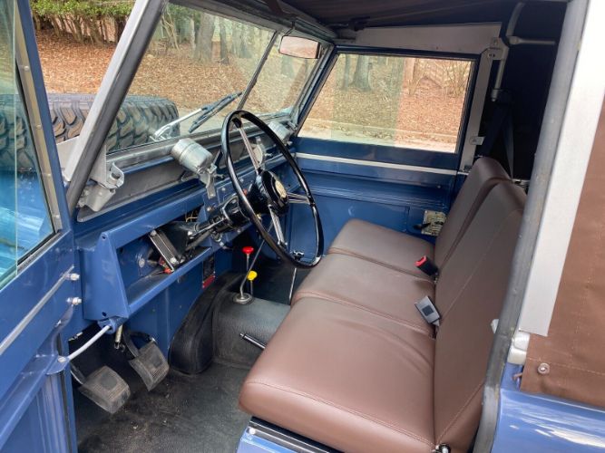 Land-rover-Series-2a-1968-Sunset-Blue-Brown-22