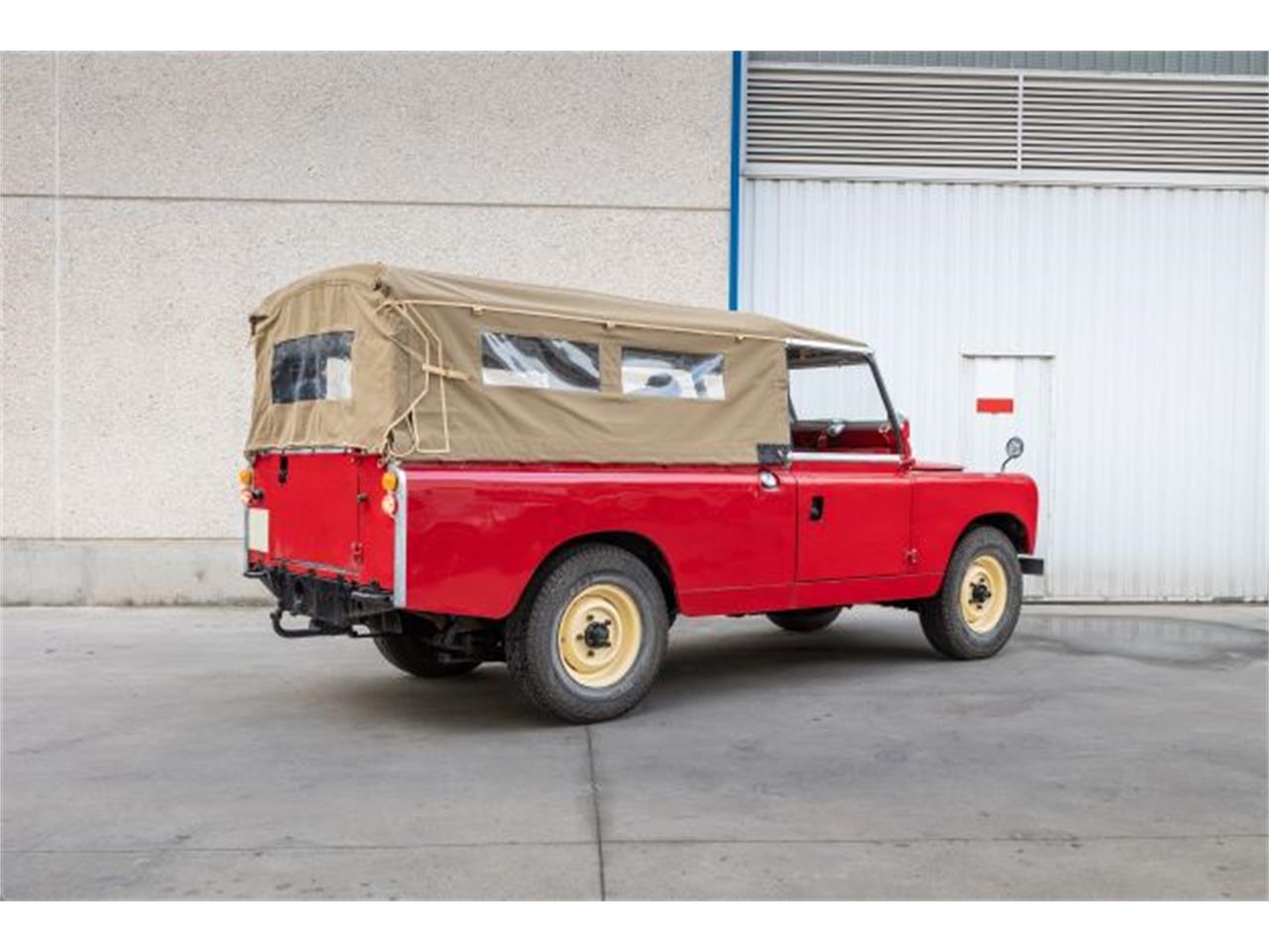 Land-rover-Series-iia-1963-Poppy-Red-Poppy-Red-2
