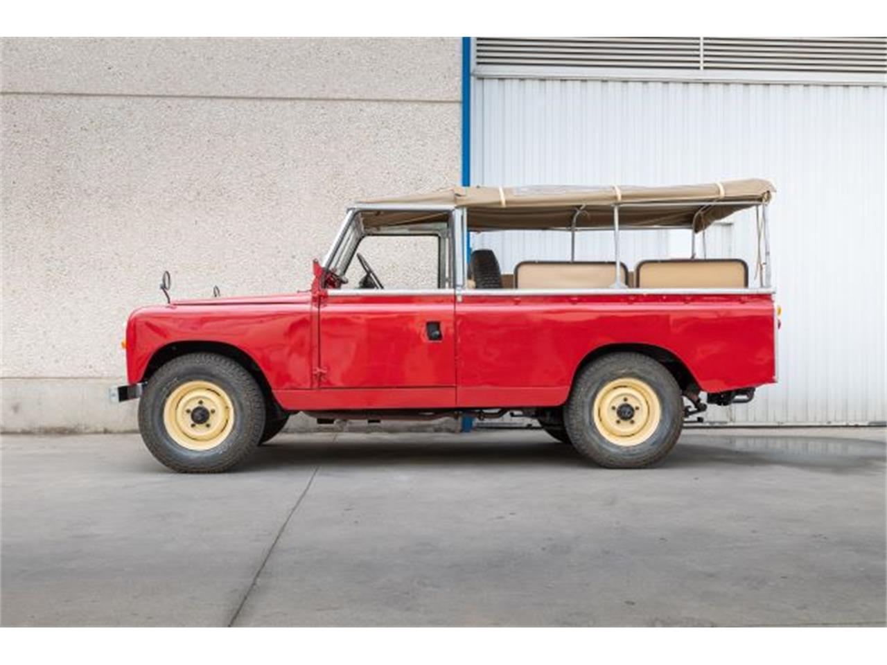 Land-rover-Series-iia-1963-Poppy-Red-Poppy-Red-4