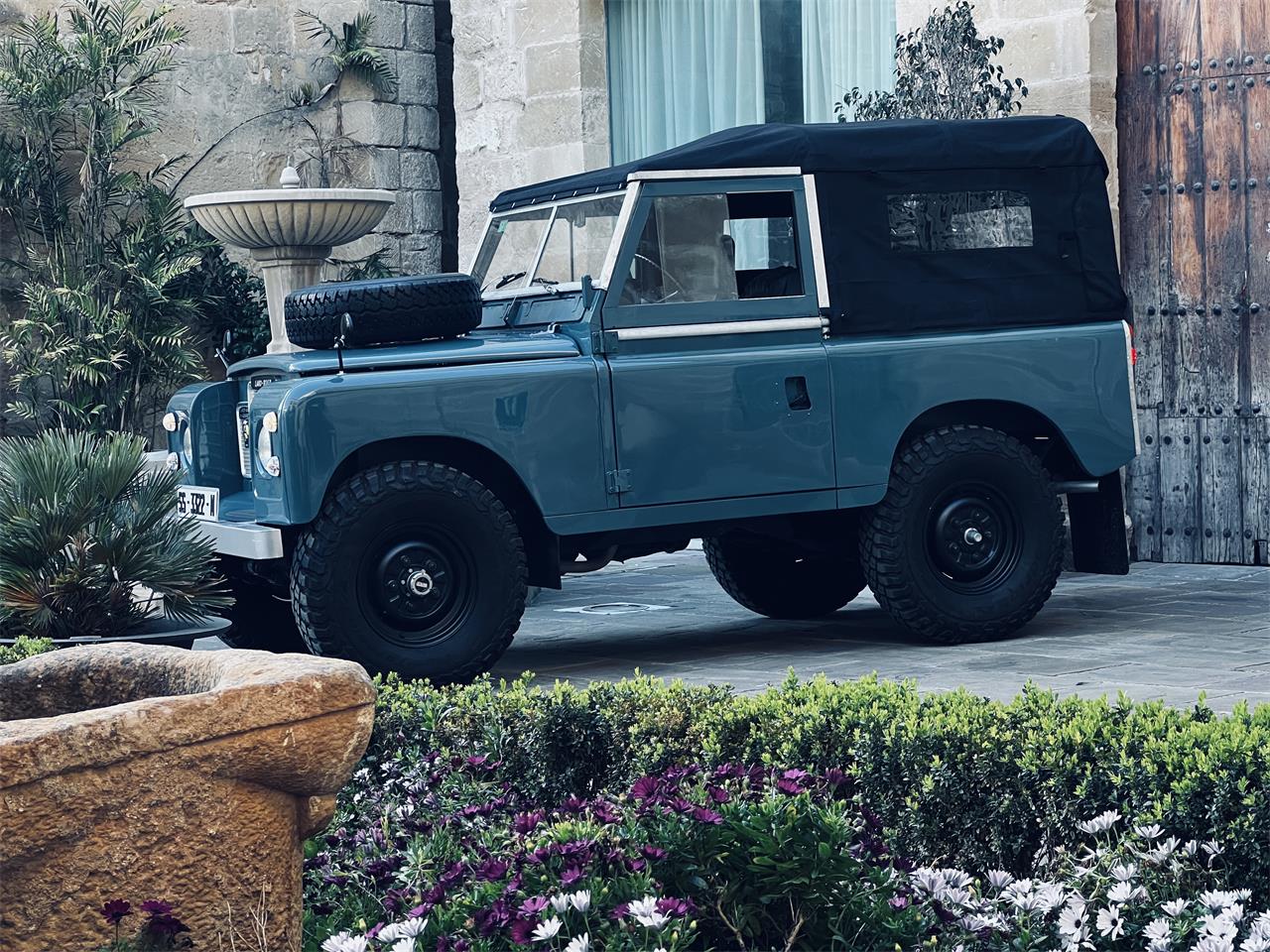 Land-rover-Series-iia-1966-Marine-blue-Luxury-Black-19