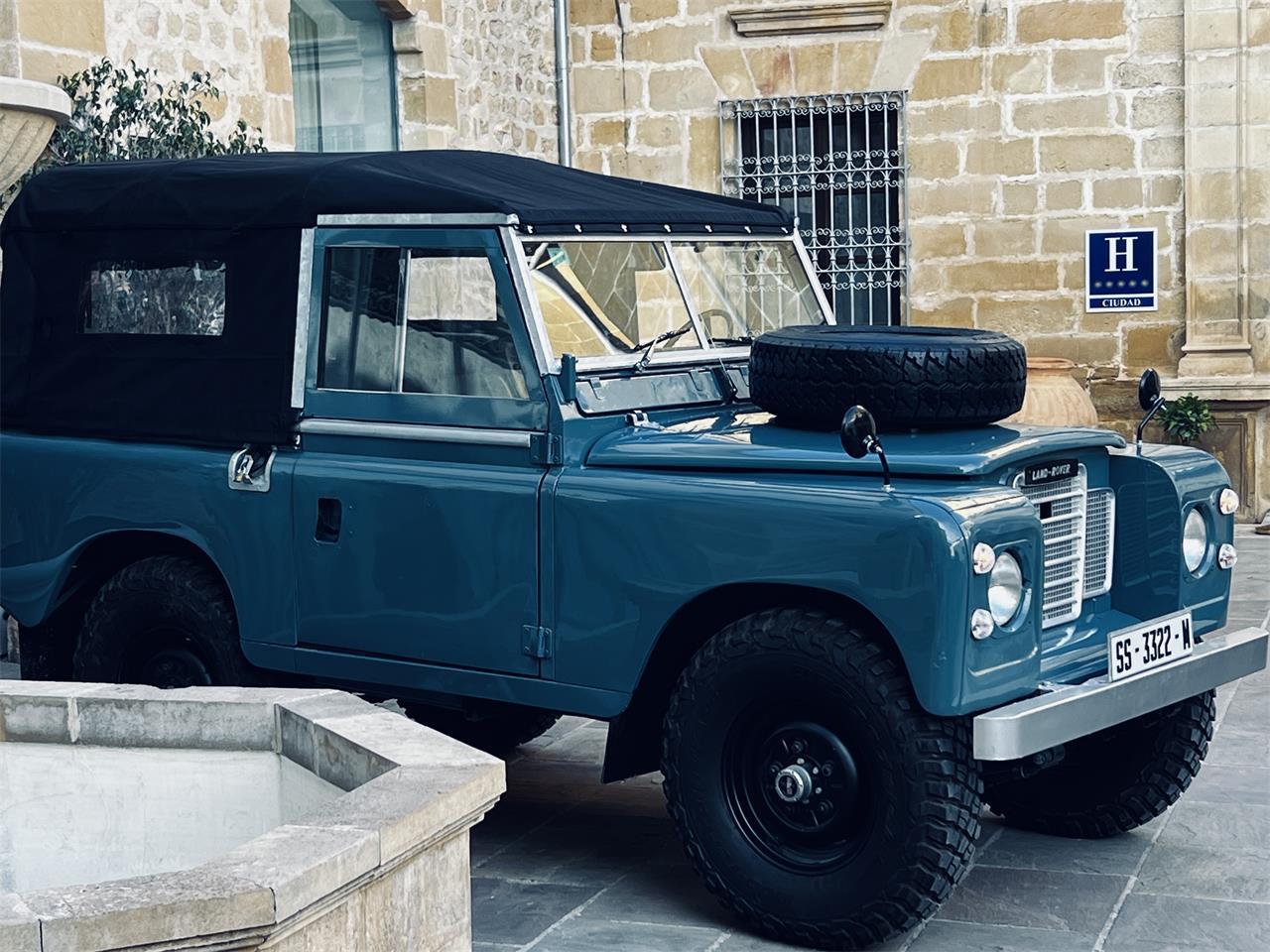 Land-rover-Series-iia-1966-Marine-blue-Luxury-Black-20