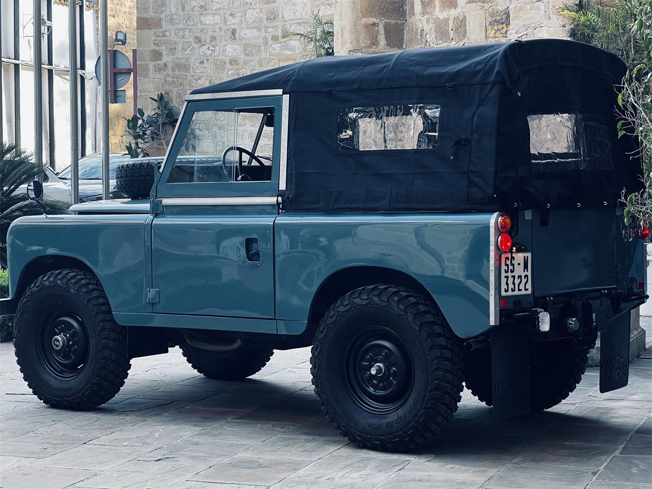Land-rover-Series-iia-1966-Marine-blue-Luxury-Black-23