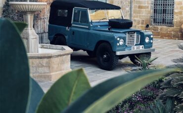 Land-rover-Series-iia-1966-Marine-blue-Luxury-Black-43