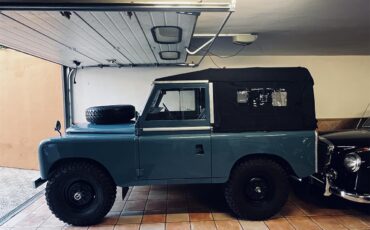 Land-rover-Series-iia-1966-Marine-blue-Luxury-Black-44