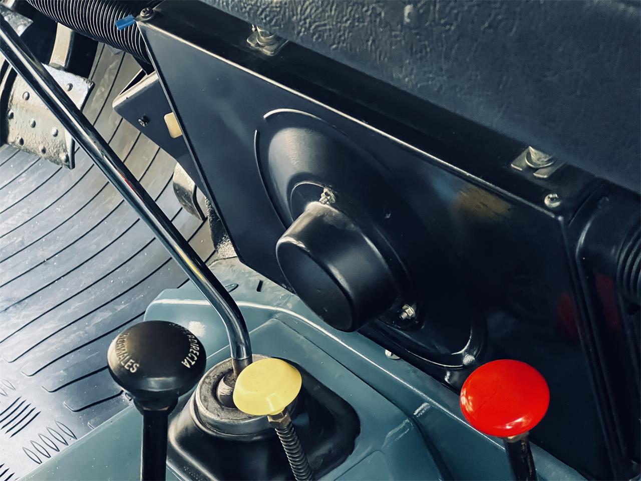 Land-rover-Series-iia-1966-Marine-blue-Luxury-Black-7