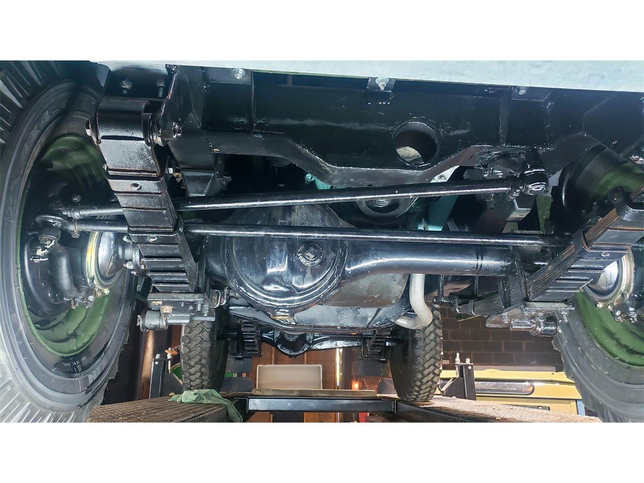 Land-rover-Series-iia-1969-Bronze-green-Elephant-hide-gray-13