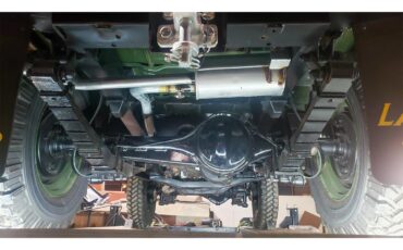 Land-rover-Series-iia-1969-Bronze-green-Elephant-hide-gray-16