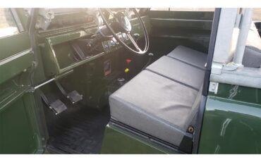 Land-rover-Series-iia-1969-Bronze-green-Elephant-hide-gray-2