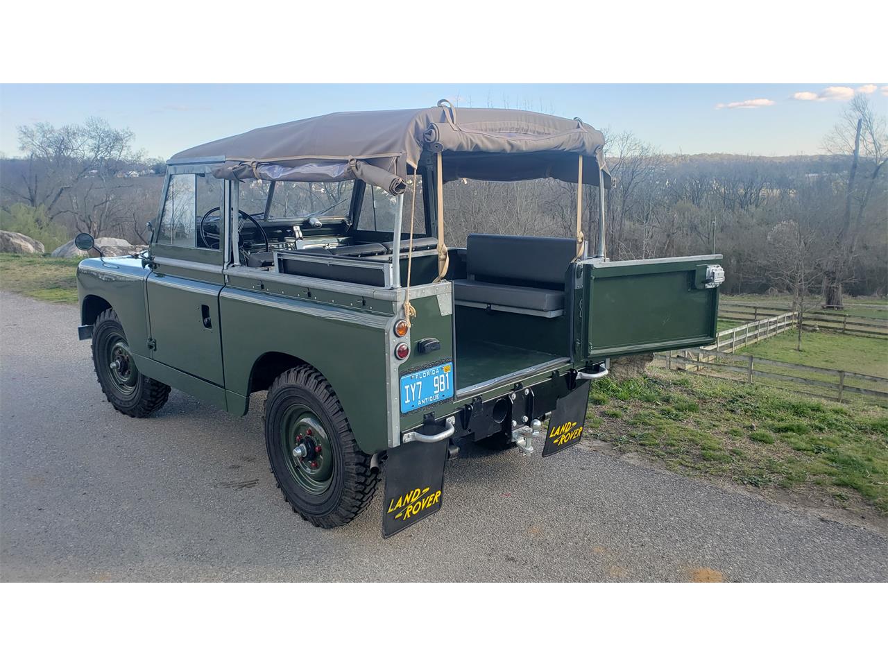 Land-rover-Series-iia-1969-Bronze-green-Elephant-hide-gray-21