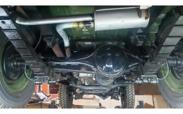 Land-rover-Series-iia-1969-Bronze-green-Elephant-hide-gray-4