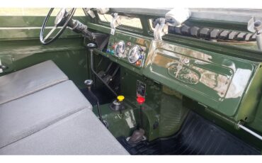 Land-rover-Series-iia-1969-Bronze-green-Elephant-hide-gray-7