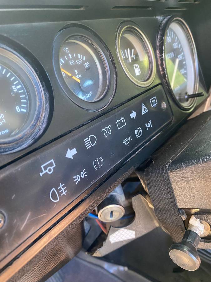 Land-rover-defender-110-diesel-1987-red-18